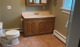 32 Wilbur Rd, Lincoln, RI 02865