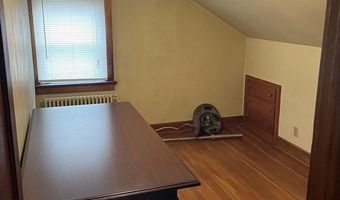 14 Forest Ave, Middletown, RI 02842