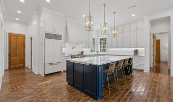 18211 S Mission Hills Ave, Baton Rouge, LA 70810