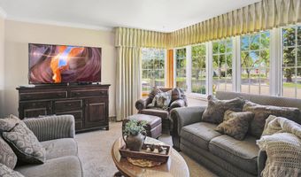 904 Squire Ln, Aberdeen, SD 57401