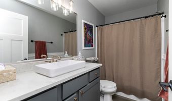 2817 NW Lois Ln, Ankeny, IA 50023