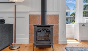 85 Bedford St, Bath, ME 04530