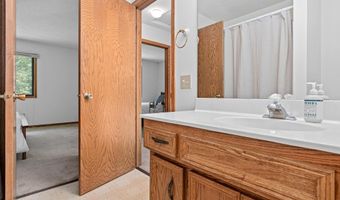 8574 134th St W, Apple Valley, MN 55124