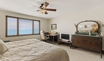 17646 S Ridgewood Dr, Arcadia, MI 49613