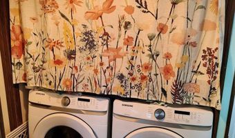 15 E St, Bangor, ME 04401