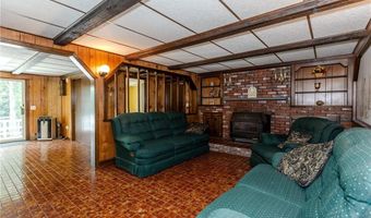 3 Ostend St, Johnston, RI 02919