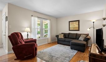 288 Brightfield Dr, Ballwin, MO 63021