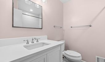 5915 LARPIN Ln, Alexandria, VA 22310