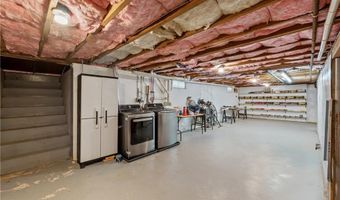 40 Murphy Dr, Cumberland, RI 02864
