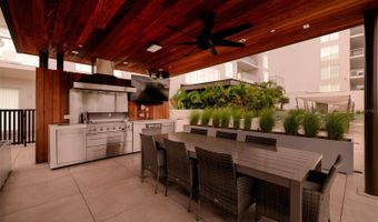 1020 SUNSET POINT Rd 213, Clearwater, FL 33755