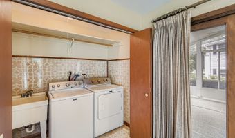 1410 W Lexington Dr, Arlington Heights, IL 60004