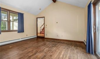 5 Lincoln Dr, North Smithfield, RI 02896