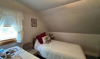 28 Charles St, Belfast, ME 04915