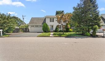 8 Mckay Ct, Warwick, RI 02889