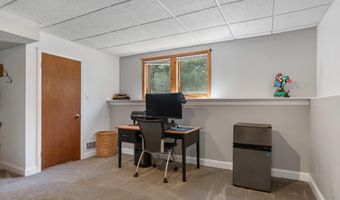 4 Cross Rd, Brookline, NH 03033