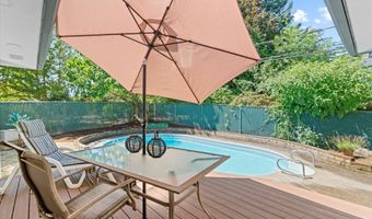 4512 SE GARRETT Cir, Milwaukie, OR 97222