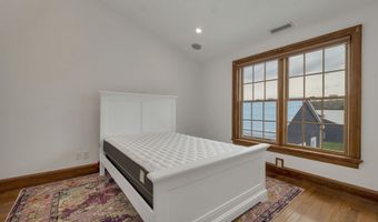40 Dunbarton Center Rd, Bow, NH 03304