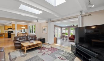 3204 Farmbrook Ct, Ann Arbor, MI 48108
