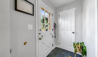 12 PAVONIA Ct 1, Bayonne, NJ 07002