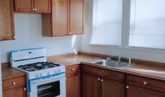 70 Ford Pl, Bridgeport, CT 06610