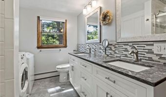 21 Clifton Rd, Bristol, RI 02809