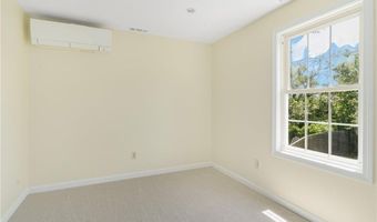 208 W View Rd, Middletown, RI 02842