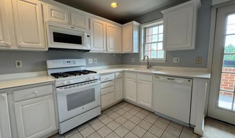 6924 FAIRFAX Dr 330, Arlington, VA 22213