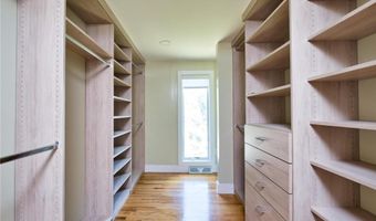 23 Fesser Ave, Bristol, RI 02809