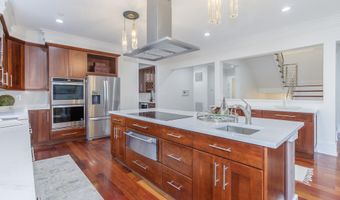 9715 SINGLETON Dr, Bethesda, MD 20817