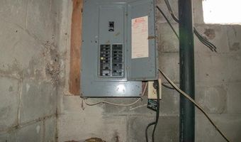 11 Melissa Ct, Albany, NY 12205