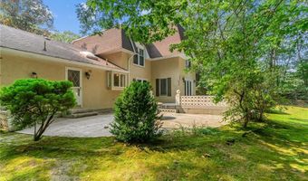 300 Country View Dr, Warwick, RI 02886
