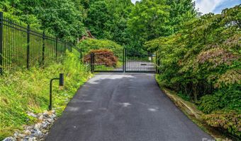 10 Beaverbrook Ct, Asheville, NC 28804