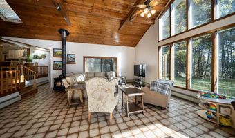 101 Horace Greeley Rd, Amherst, NH 03031