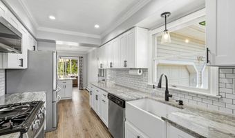 482 CLIFTON Ave, Bayville, NJ 08721
