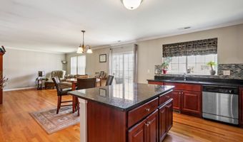 27 Riverview Ct 27, Brookfield, CT 06804