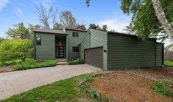 929 E NORTHWOOD Dr, Appleton, WI 54911