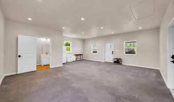 691 Auwaha St A, Haiku, HI 96708