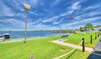 151 HOLIDAY Ln, Auburndale, FL 33823