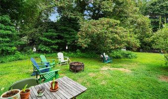 671 County Rd, Barrington, RI 02806