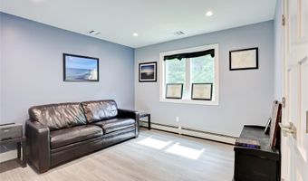 89 Regina Rd, Airmont, NY 10952