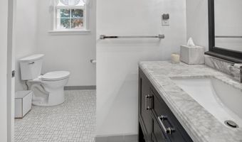 5973 SEARL Ter, Bethesda, MD 20816