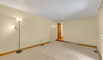 2145 Steeplechase Dr, Ann Arbor, MI 48103