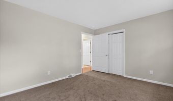 12 Winifred Dr, Albany, NY 12205