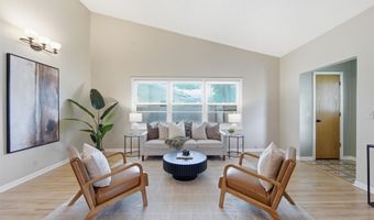 5919 Memphis St, Bel Aire, KS 67220