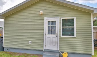 208 FLORIDA Dr, Auburndale, FL 33823