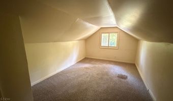 629 Portage Lakes Dr, Akron, OH 44319