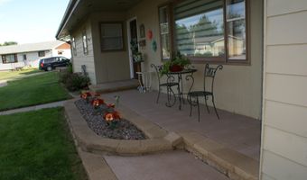 102 Linda Ln, Aberdeen, SD 57401