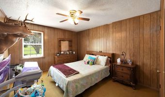 1584 Hawkins Ln, Bells, TN 38006