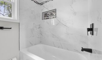 17 Brookdale Ave, Bloomfield, CT 06002