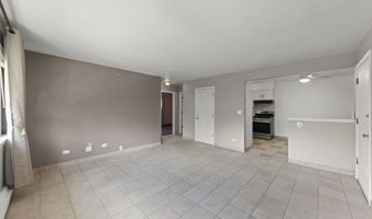 255 E OAK St 12, Addison, IL 60101